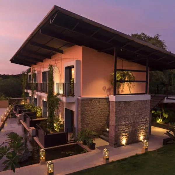 East India House, hotel u gradu Gorai