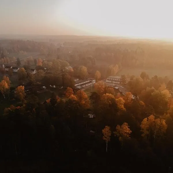 Stiftsgården Tallnäs, hotel v destinaci Skillingaryd