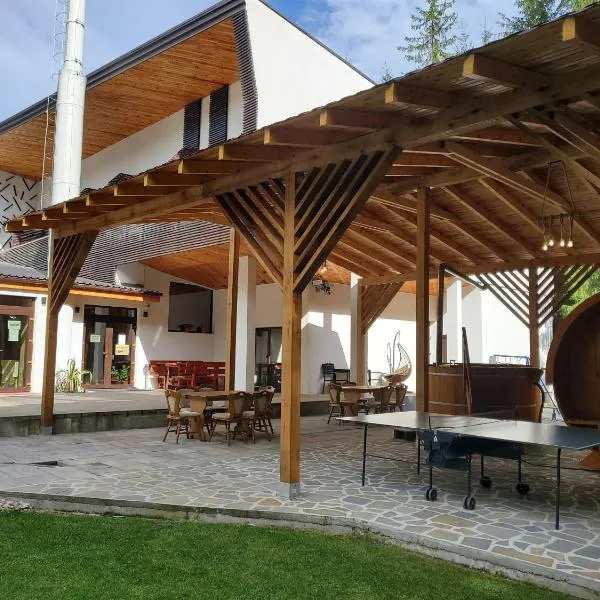 BOUTIQUE HOTEL DOFTANA NATURE EVENTS, khách sạn ở Trăisteni