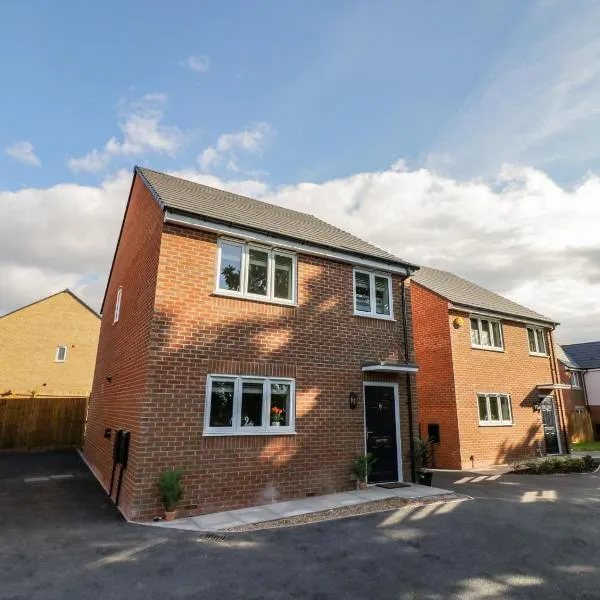 23 Moat House Close, hotel in Coventry
