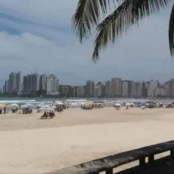 Venha tirar um lazer com conforto e comodidade,tranquilidade nas Pitangueiras, 350 metros da praia