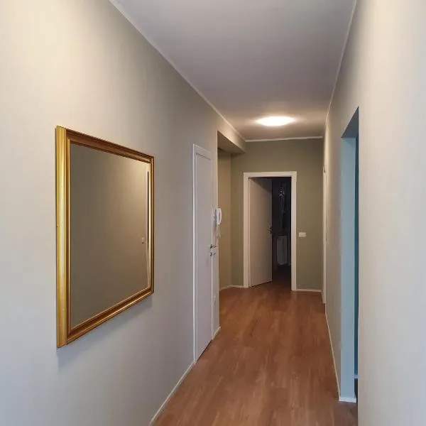 Casa Botta. Ampio appartamento luminoso e confortevole, hotel v destinaci Morbegno