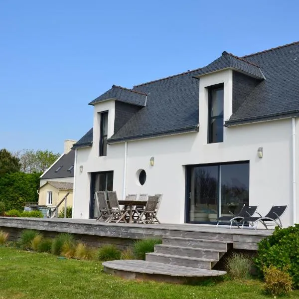 La Magnifique Villa à 500m de la plage – hotel w mieście Plozévet