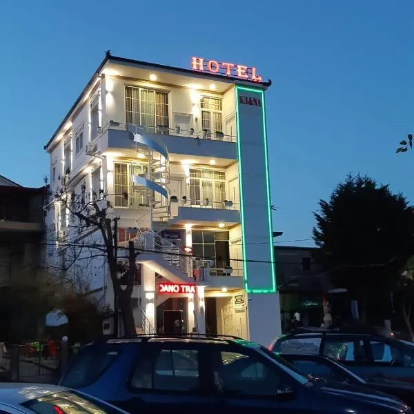Viesnīca KU&NA HOTEL BELSH pilsētā Lushnjë