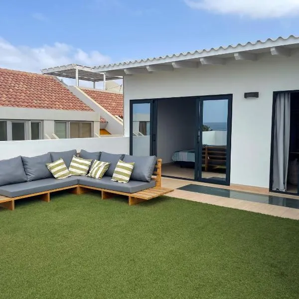 New Rooftop Gem with stunning Oceanview, hotel v destinaci Santa Maria