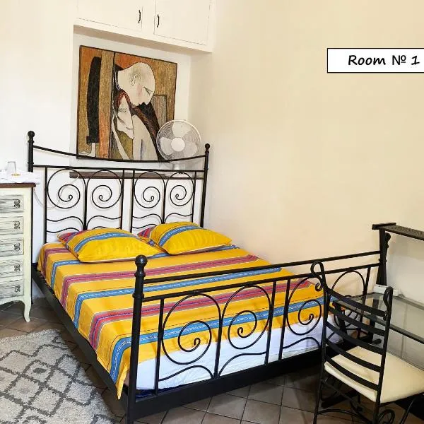Nice Center Room, hotel a Nizza