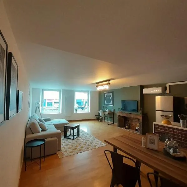 Le Pinaud – hotel w mieście Épinal