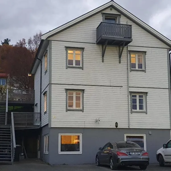 Åsveien Apartments., hotel en Harstad