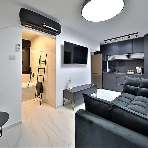 T'eo 25 suite, hotel v destinaci Qiryat Yam