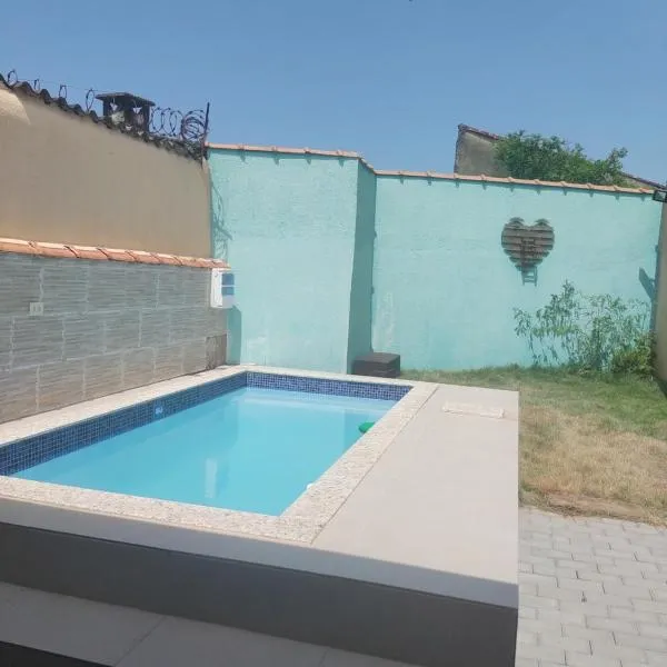 Casa de Praia com piscina, khách sạn ở Mongaguá