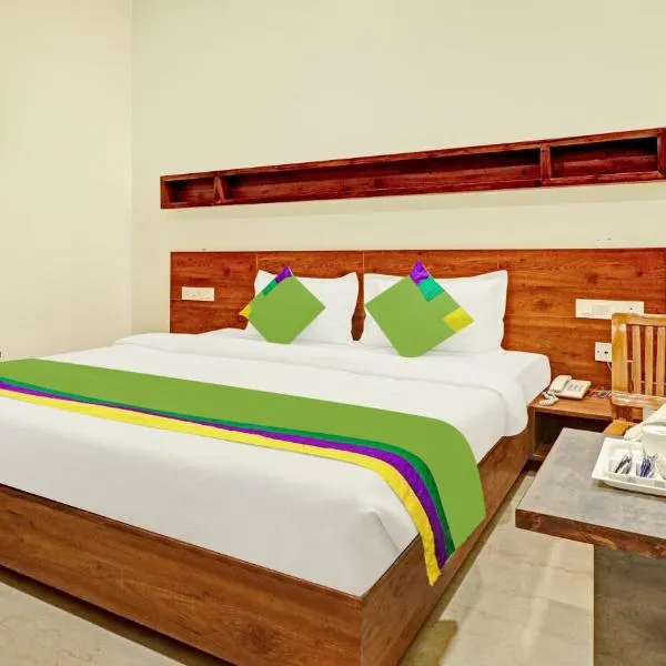 Treebo Delmont, hotel in Chandīgarh