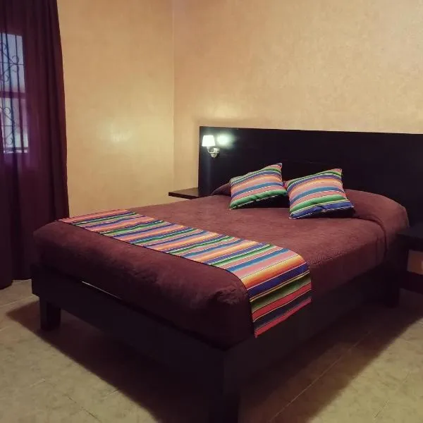 Huapango Hospedaje, cama Queen #1, hotel a Hacienda