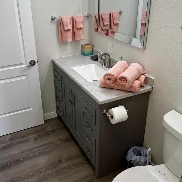 Anchorage midtown apartment-Wyoming 2, hotel v destinaci Anchorage