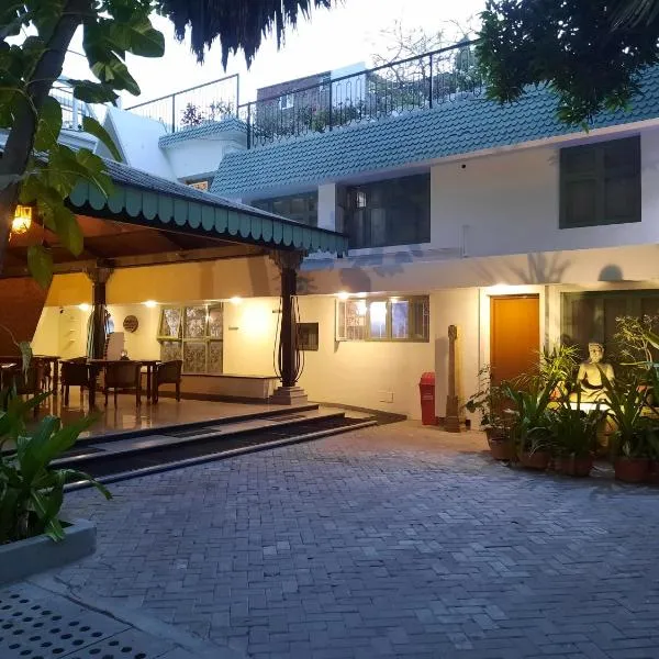 Hanu Reddy Residences Poes Garden, hotel di Chennai