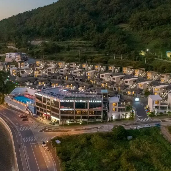 Arte Resort Spa & Pool Villa, hotell i Sacheon