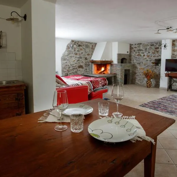 IL COMO' DELLA CIVETTA - Taverna “La Fenice”，Stazzona的飯店