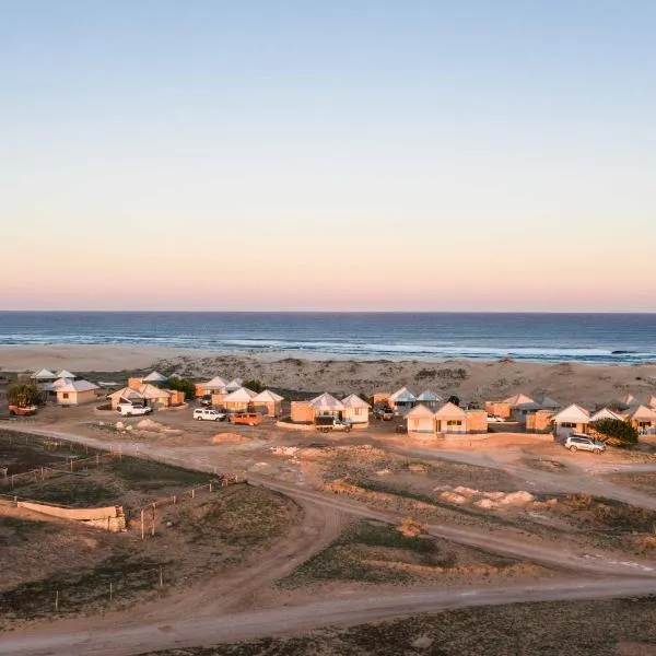 Gnaraloo Station - Homestead, hotel in Carnarvon
