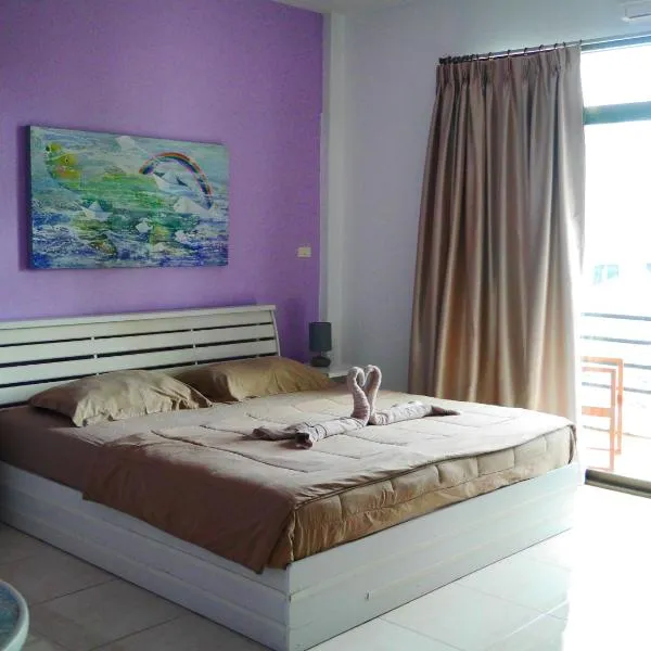 Da Puccio Rawai Guesthouse, hotel v destinaci Rawai pláž