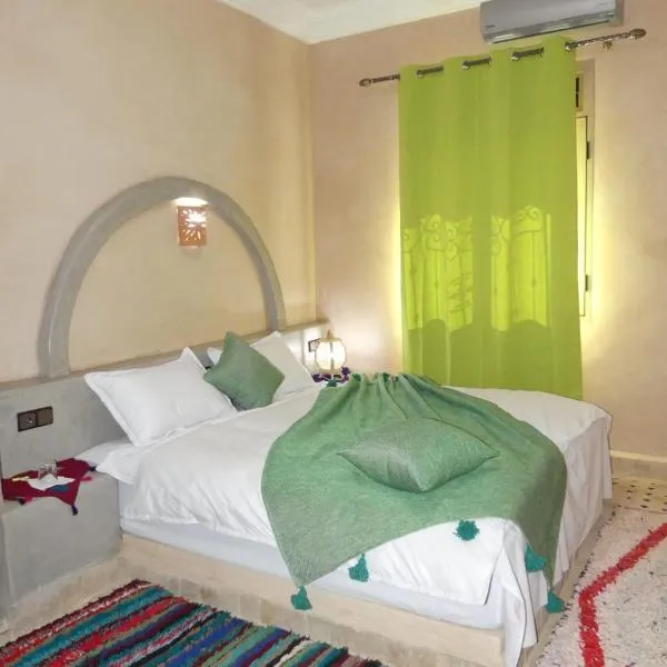 Dar Diafa Chez Anaam, hotell i Oulad Aïssa