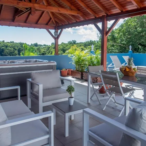 Les Hauts de Sainte-Anne "2 Spas privatifs", hotel in Sainte-Anne