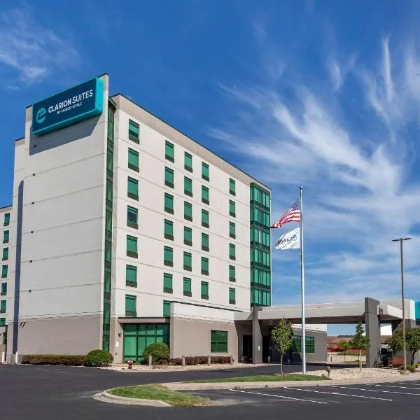 Clarion Suites at the Alliant Energy Center, hotel di McFarland
