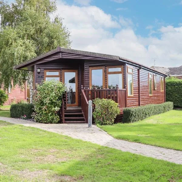 Lodge Two, Country View Park, hotel in Faversham