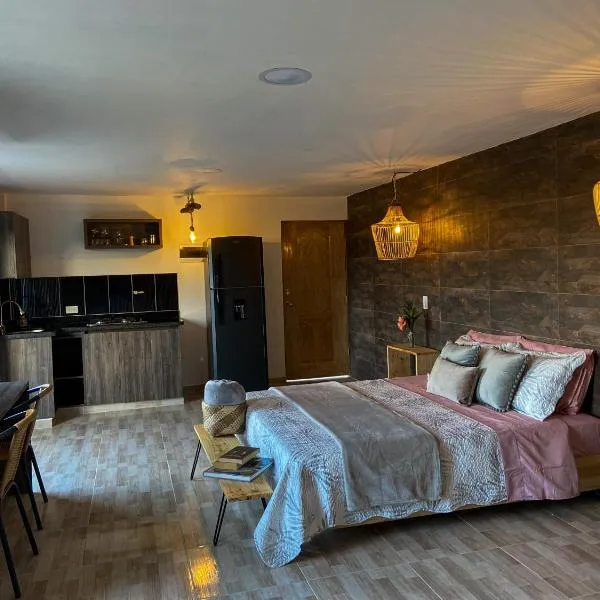 Cabañas con jacuzzi y chimenea - Casa Floral, Marinilla, hotel v destinaci Marinilla