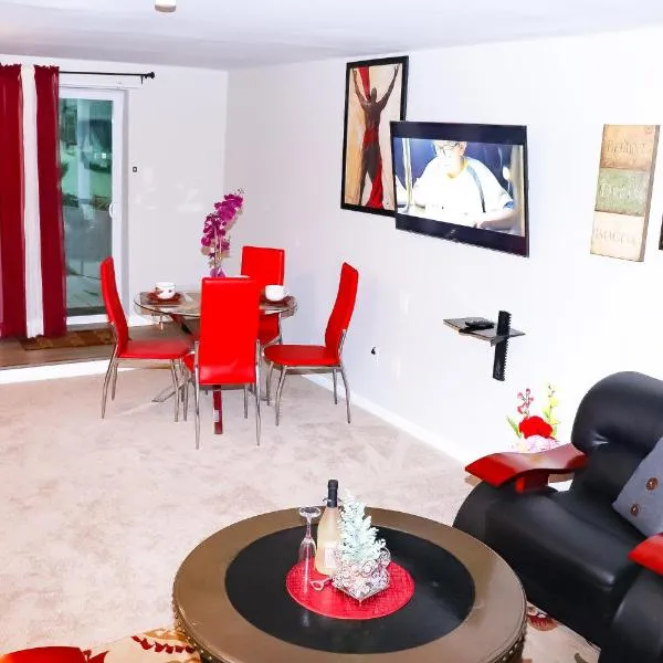 리토니아에 위치한 호텔 Luxury 2BR 1bt Suite basement Vacation House Private Entrance