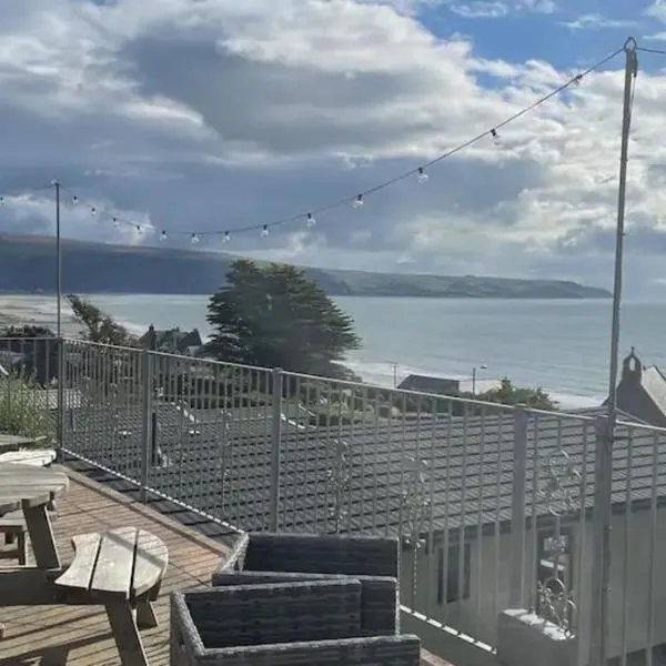 Barmouth Pet-Friendly 2-Bed Caravan with Sea View, Hotel in Barmouth