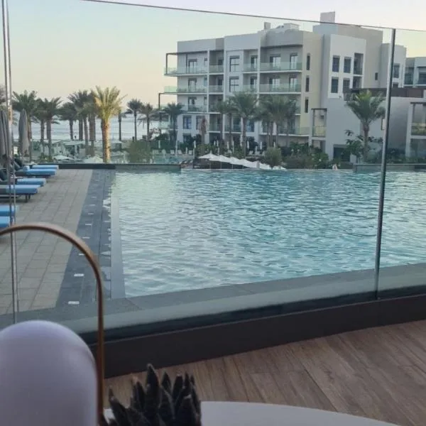 Luxury sea view Apartment In Address Hotel Fujairah, hotel v destinaci Fudžajra