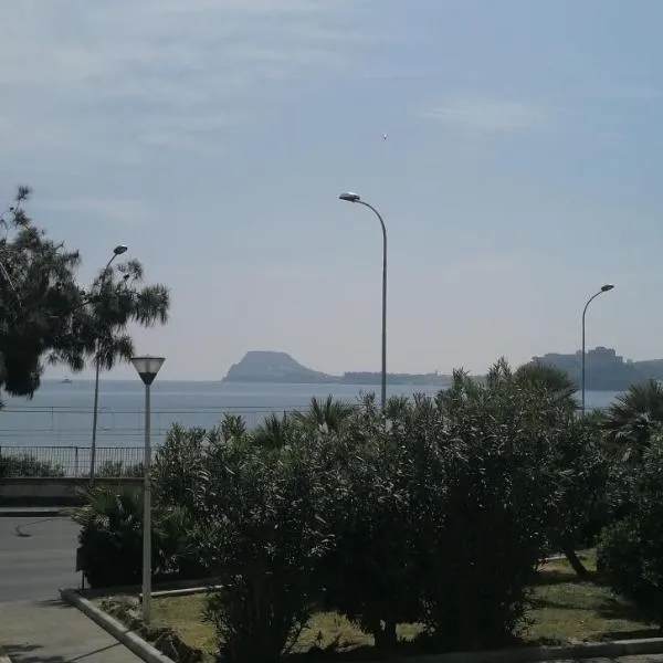 SeaFront House, hotel v destinaci Pozzuoli