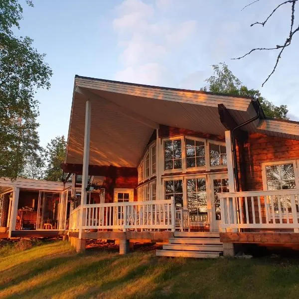 VictoriaCourt Lakeside Villa, hotel en Sysmä