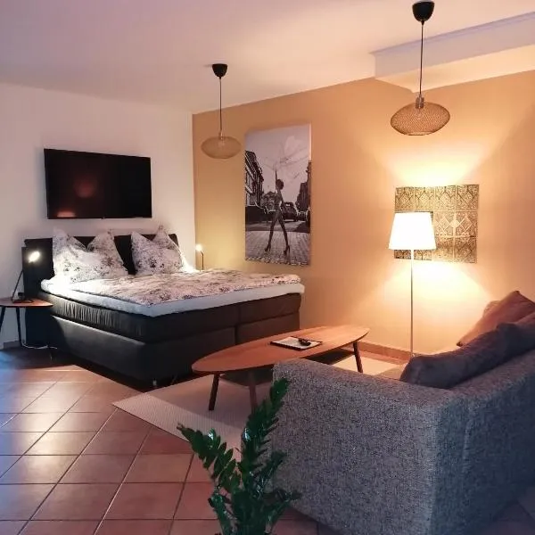 Ferienwohnung Schuhmann Therme Aquapulco Ikuna Erlebnispark Zoo Schmiding 20 min mit Auto entfernt mit Wintergarten und Garten ab 3 Nächte buchbar, ξενοδοχείο σε Hinzenbach