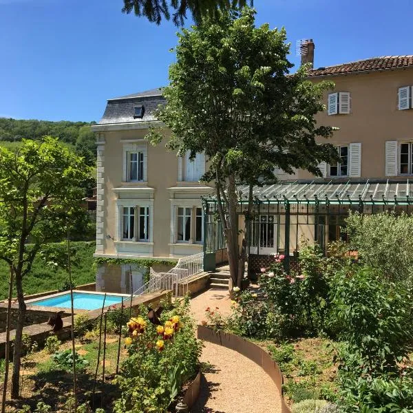 Le Clos des Fayettes, hotel v destinaci Theizé