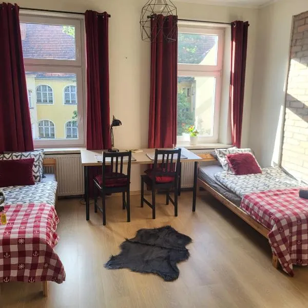 Lemuria Hostel Wrocławska centrum, hotel v destinaci Lehnice