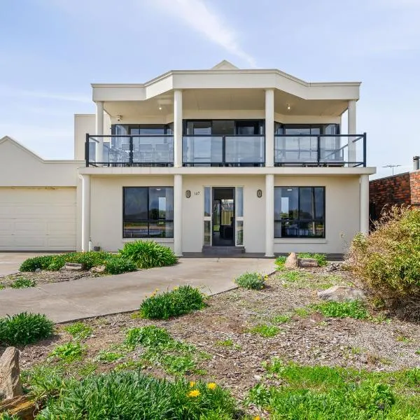 Mareblue Villa - Aldinga Beach - C21 SouthCoast Holidays, hotel in Aldinga Beach