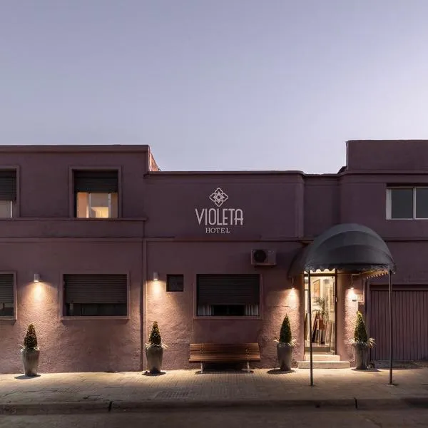 VIOLETA HOTEL Boutique, viešbutis mieste Artigas