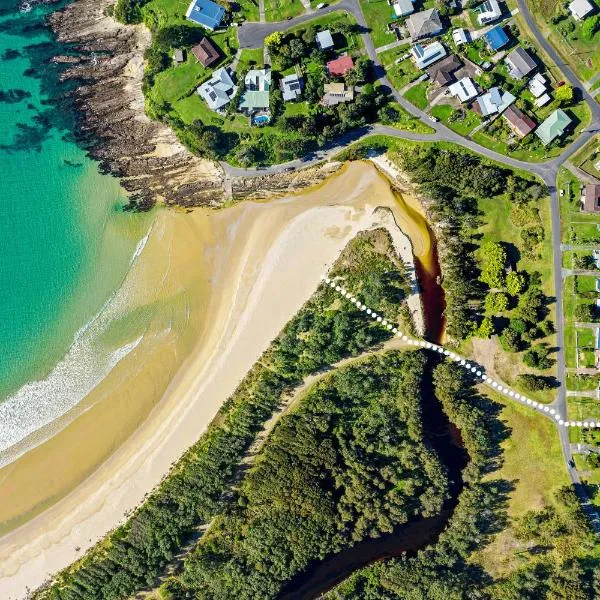 SandyPotato Your Beach Home, hotel v destinaci Potato Point