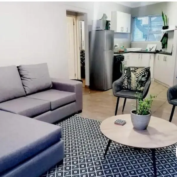 Ons Strandhuisie Mh18 in Pearly Beach, hotel in Pearly Beach