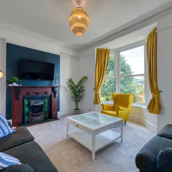 Brent House - 4 bedroom home close to shops, harbour & beaches, hotel v destinaci Ilfracombe