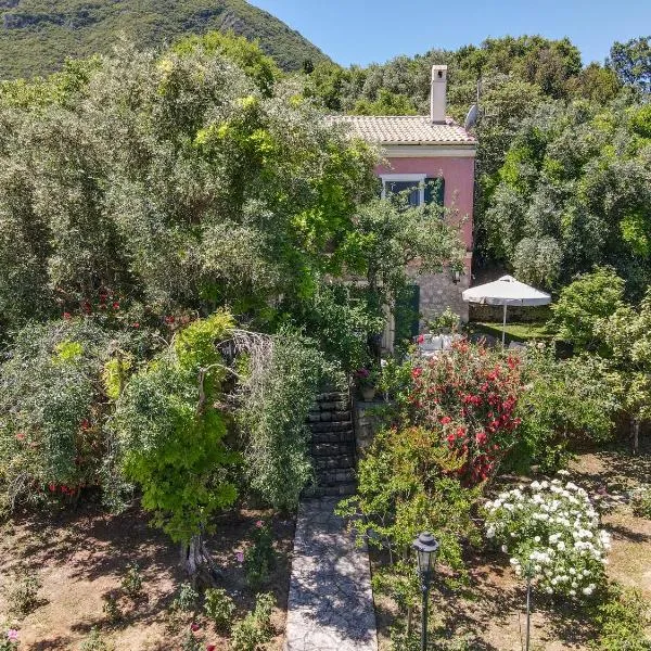 Riza Stone Cottage, romantic house, pet friendly, hotel v destinácii Vátos
