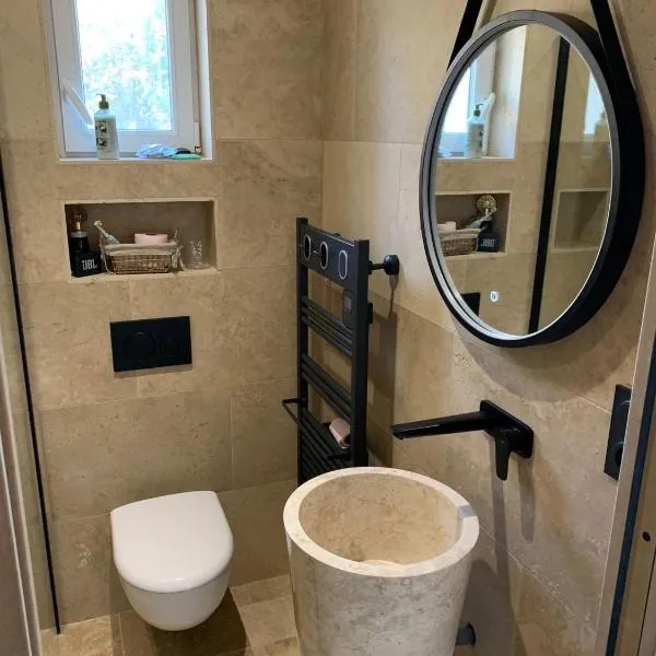 Belle suite parentale, hotel v destinaci Laize-la-Ville
