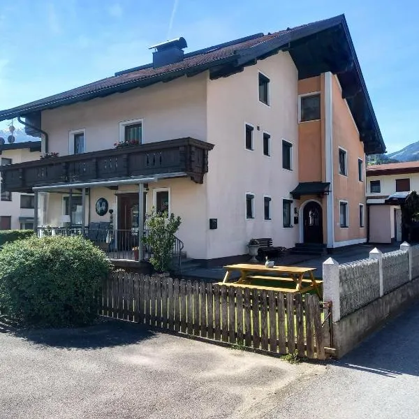 Ferienwohnung Bergtroll, hotel en Uderns