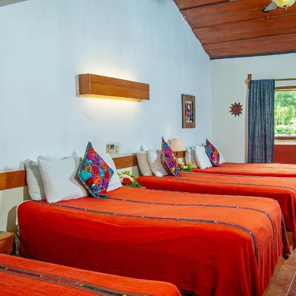 Hotel Panchoy by AHS: Antigua Guatemala şehrinde bir otel