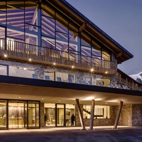 Viesnīca Grand Hotel Courmayeur Mont Blanc, by R Collection Hotels pilsētā Kurmajora