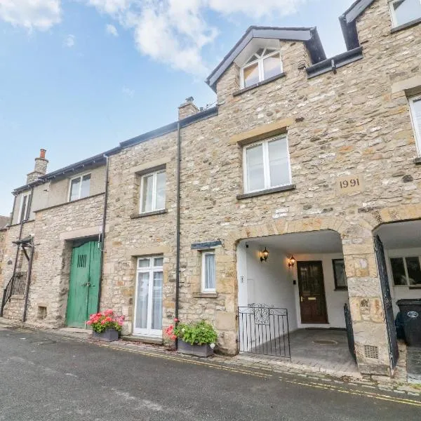No 2 The Mews, hotel in Carnforth