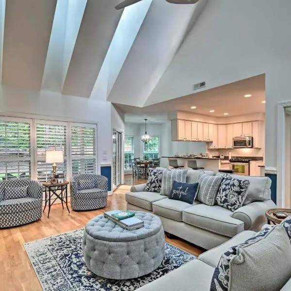 Gorgeous Pinehurst No 6 Home with Two Patios!, hotel in Pinehurst