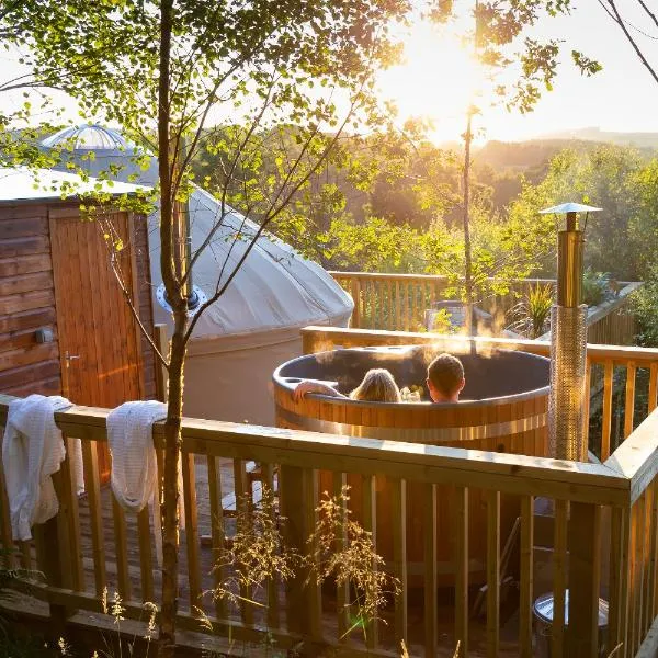 Yurtshire Eavestone Lake - Birch Yurt, hotel u gradu Pateley Bridge