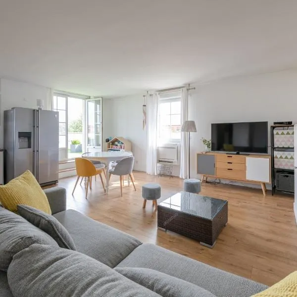 Superb family duplex clos to Disneyland, hotel v destinácii Bussy-Saint-Georges