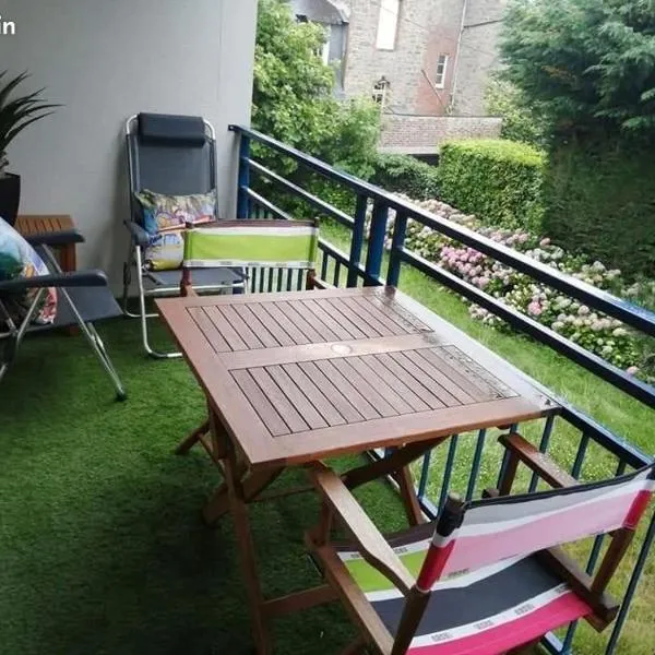 Au calme, 100m plage Écluse, balcon, box garage, Wifi, ξενοδοχείο στη Ντινάρ